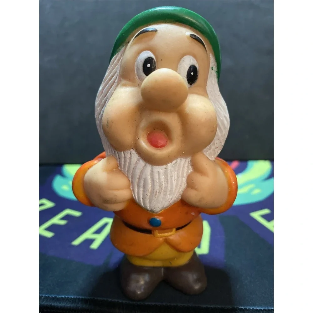 VINTAGE DISNEY SNOW WHITE'S DWARF SNEEZY RUBBER VINYL SQUEAKY DOLL TOY